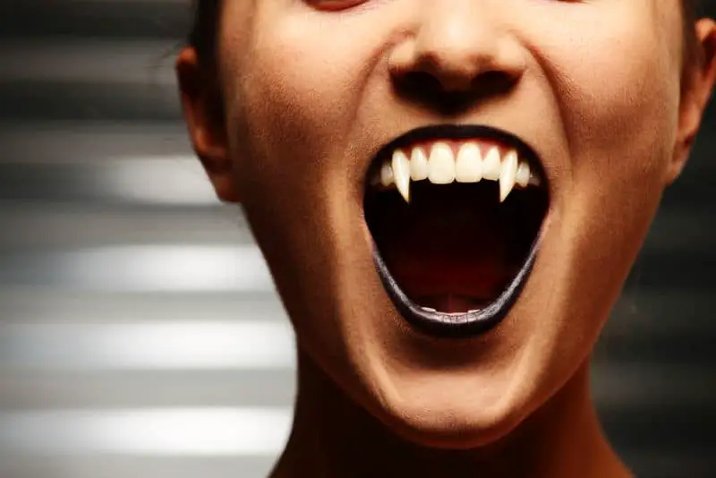Energy Vampires: How to Avoid Them (And How to NOT Be One)